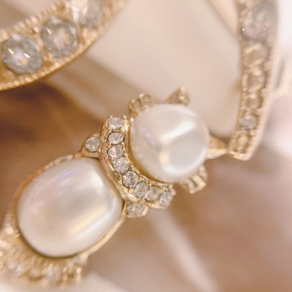 CL BROOCH