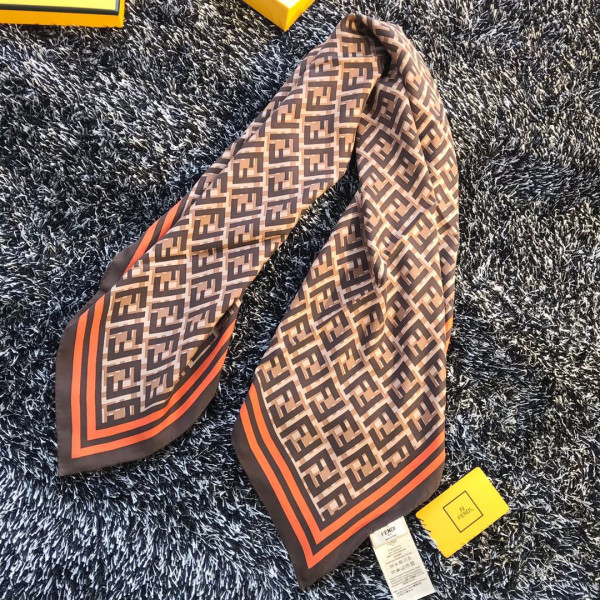 F**di scarf