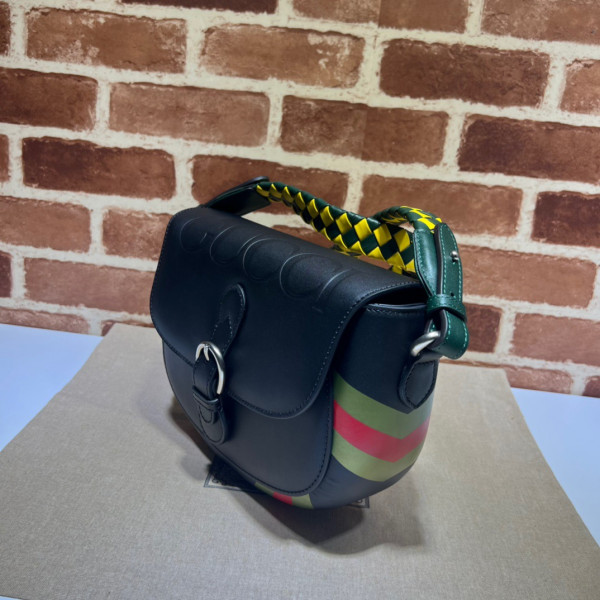 G*u*i small shoulder bag with logo