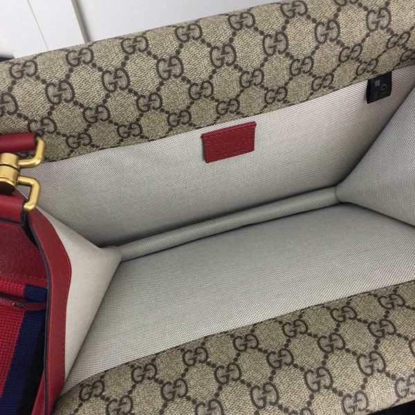 G*u*i gg messenger bag