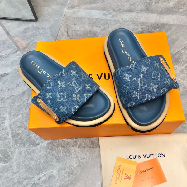 l0*is V*t0n pool pillow comfort mule