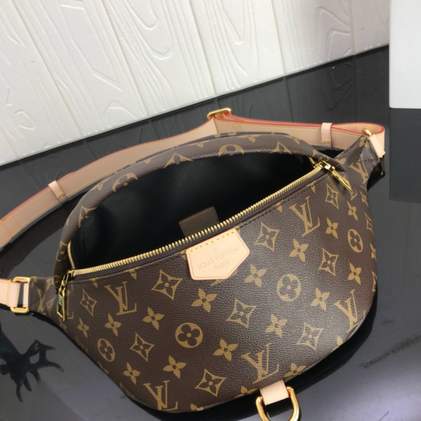 l0*is V*t0n bumbag