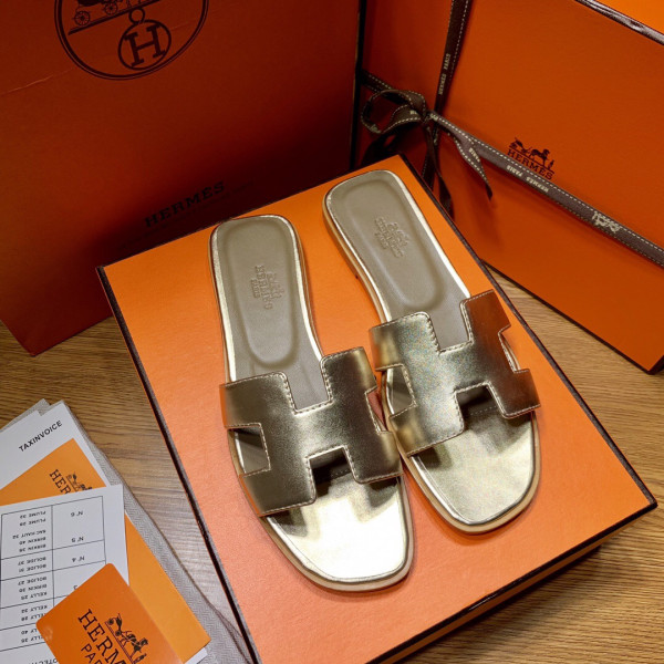 H**mes sandals
