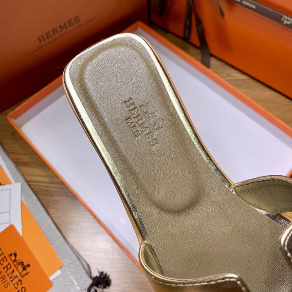 H**mes sandals