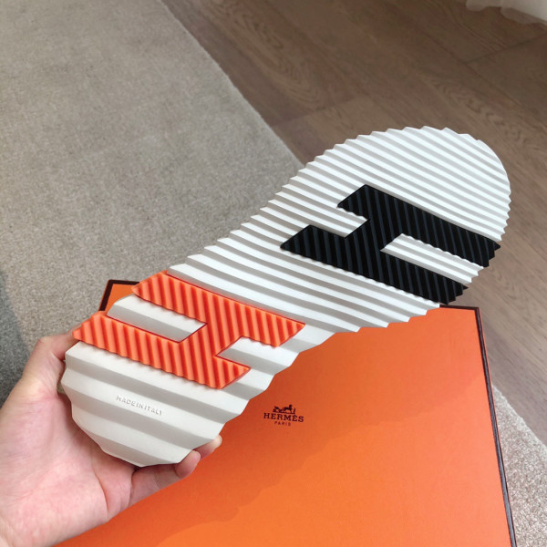 H**mes sneaker