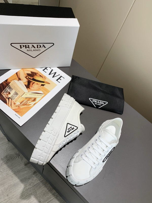 Pra*a sneakers
