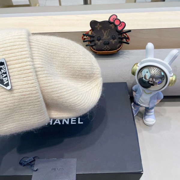 Pra*a hat