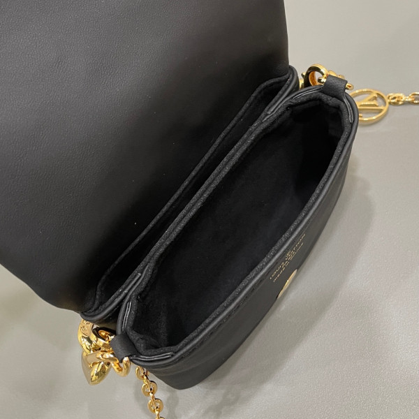 l0*is V*t0n beltbag coussin