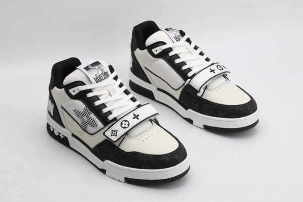 l0*is V*t0n trainer sneaker