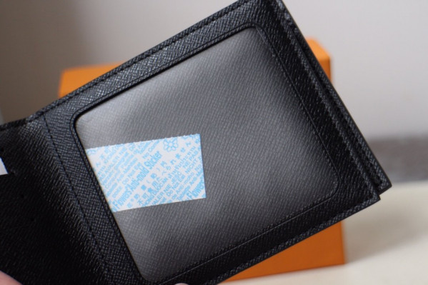 l0*is V*t0n amerigo wallet