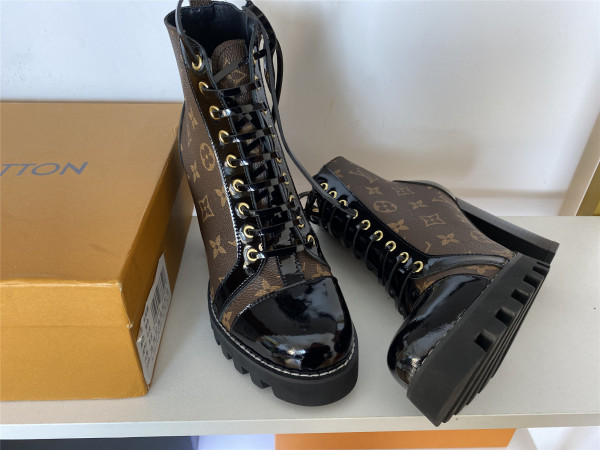 l0*is V*t0n boots