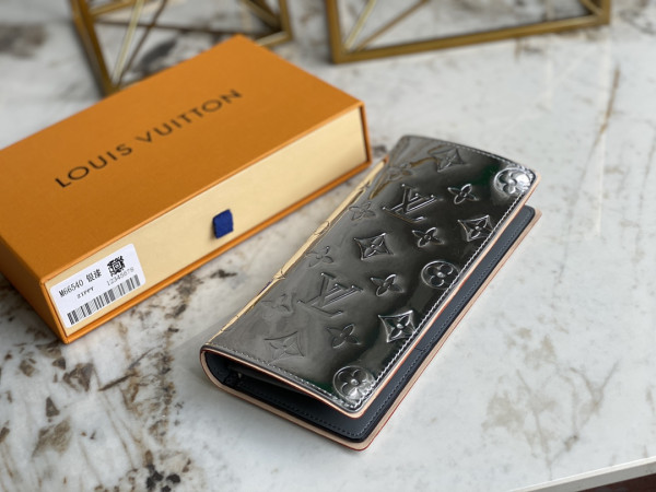l0*is V*t0n brazza wallet