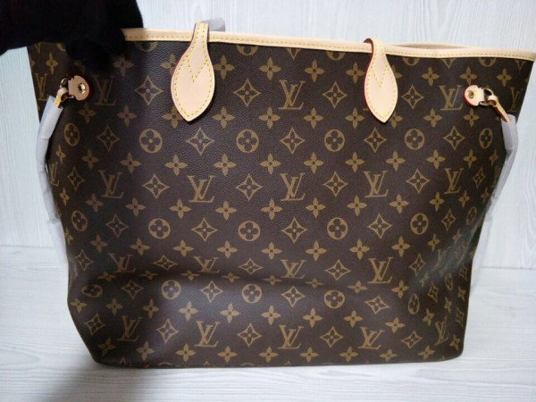 l0*is V*t0n neverfull gm