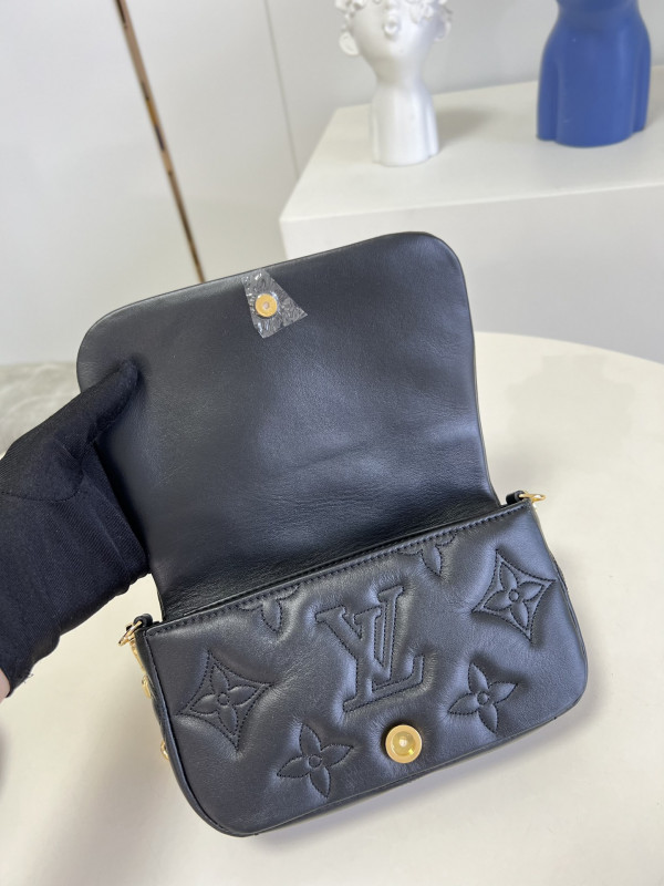 l0*is V*t0n wallet on strap bubblegram