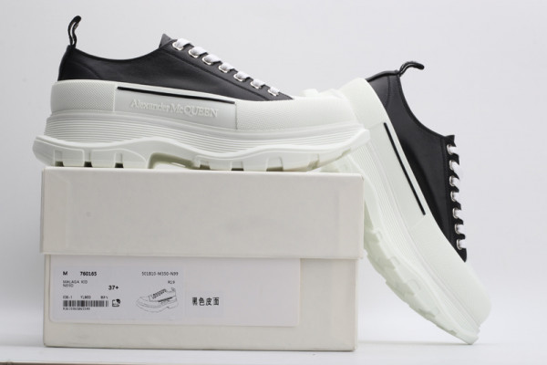 ale*d*r M*Q*en tread slick lace up