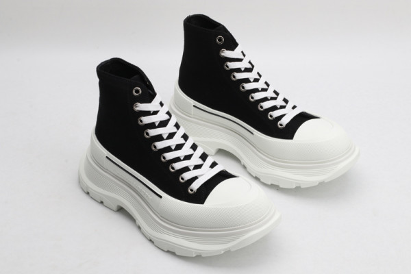ale*d*r M*Q*en tread slick boot