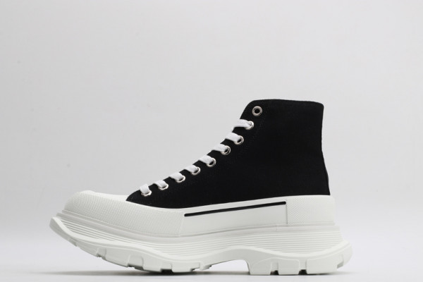 ale*d*r M*Q*en tread slick boot
