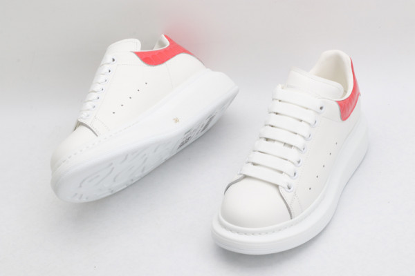 ale*d*r M*Q*en oversized sneaker