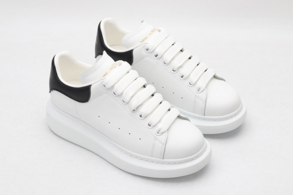 ale*d*r M*Q*en oversized sneaker