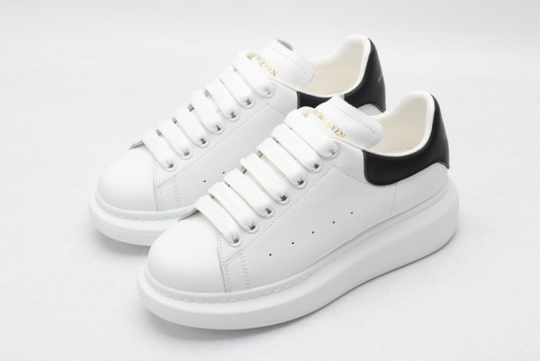 ale*d*r M*Q*en oversized sneaker