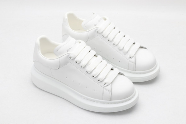 ale*d*r M*Q*en oversized sneaker