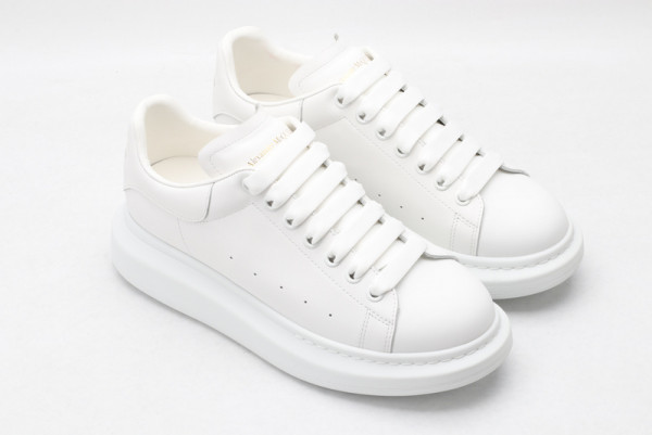 ale*d*r M*Q*en oversized sneaker