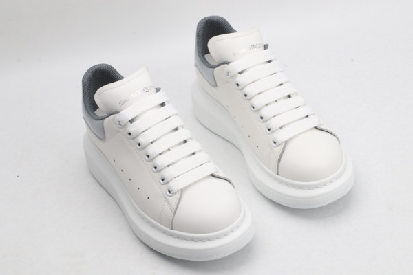 ale*d*r M*Q*en oversized sneaker