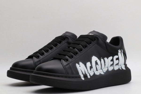 ale*d*r M*Q*en oversized sneaker