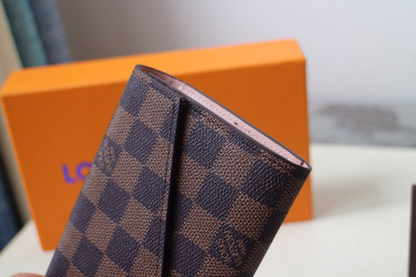 l0*is V*t0n sarah wallet