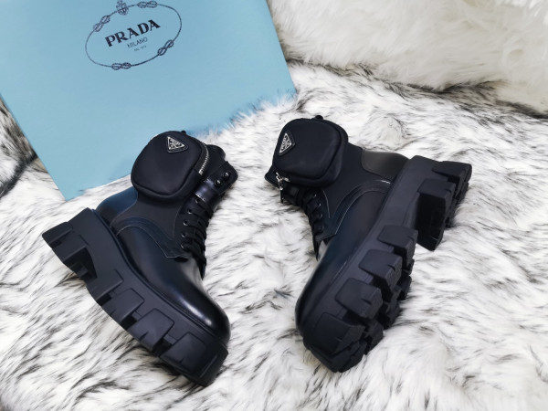 Pra*a pocket boots