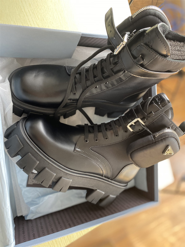 Pra*a pocket boots