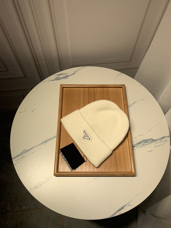 Pra*a hat