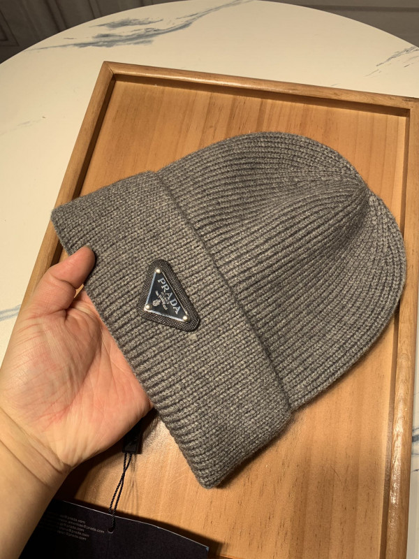 Pra*a hat