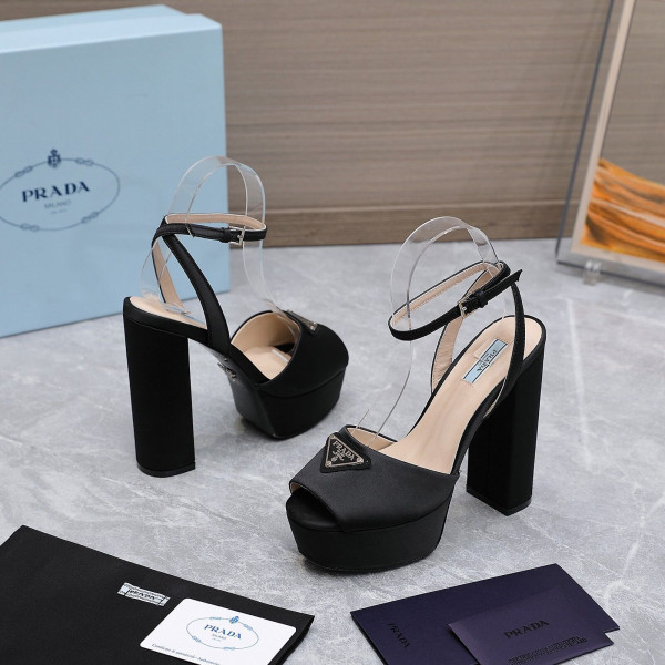 Pra*a patent leather platform sandals