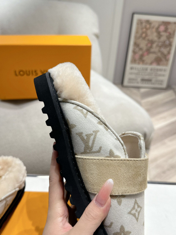 l0*is V*t0n sandals