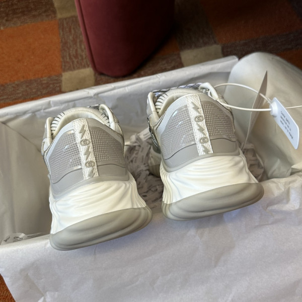 G*u*i men&women sneakers