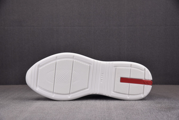 Pra*a sneaker