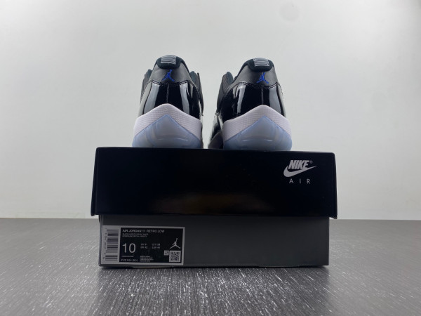 AIR JORDAN 11 LOW 