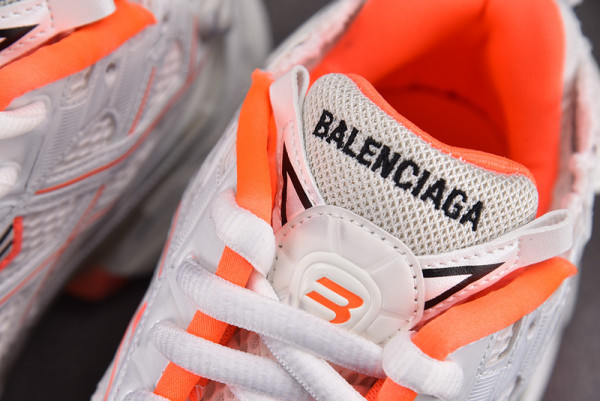 Ba*len*cia*ga runner