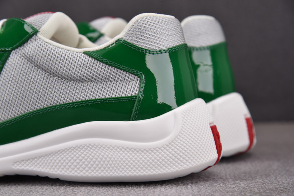 Pra*a sneaker