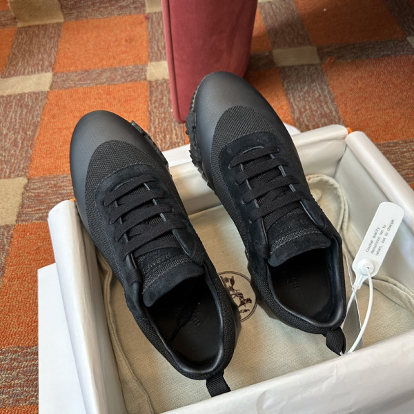 H**mes sneaker