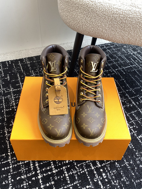 l0*is V*t0n boots