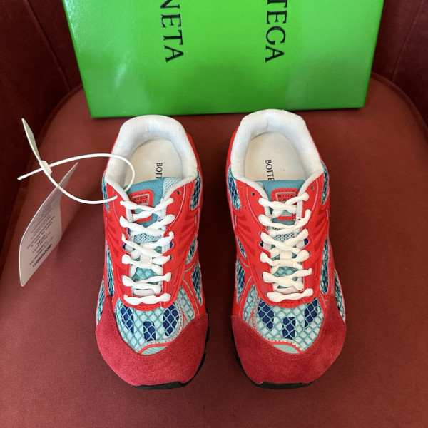 bo*te*ga Ve*ne*ta sneakers