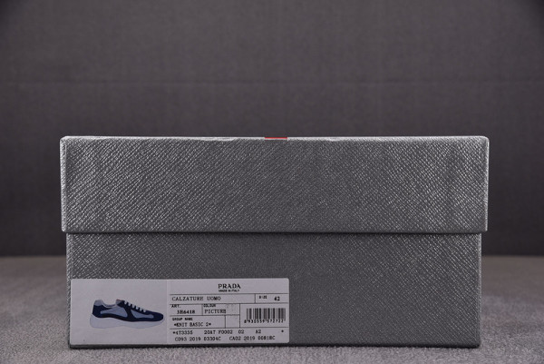 Pra*a sneaker