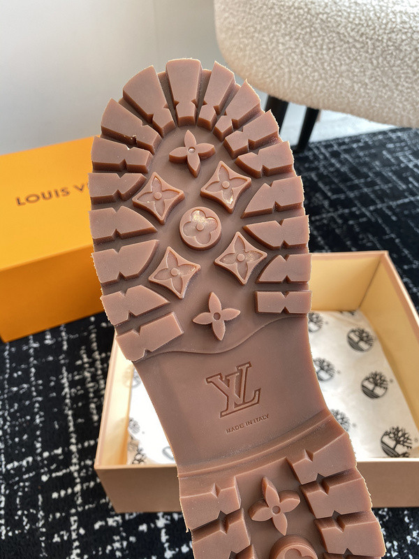 l0*is V*t0n boots