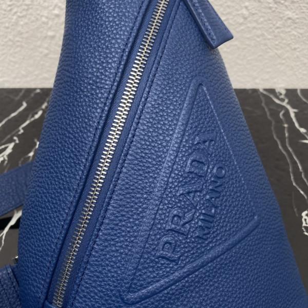 Pra*a cross leather bag