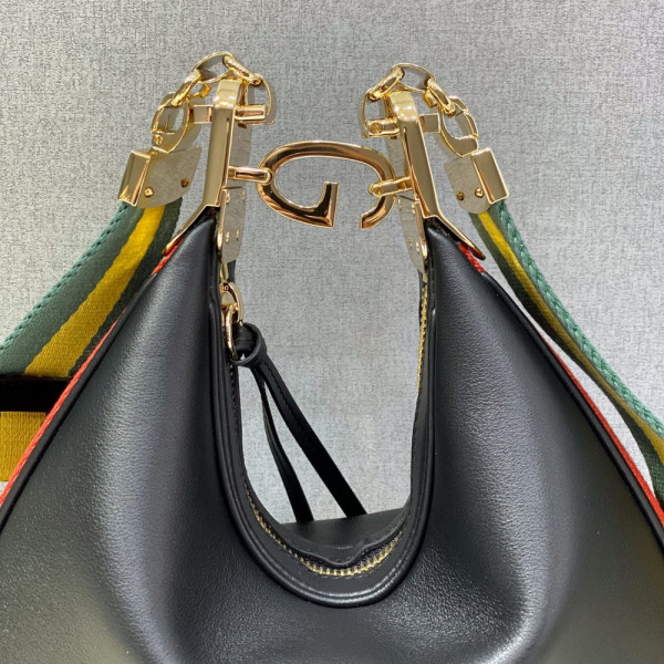 G*u*i attache small shoulder bag