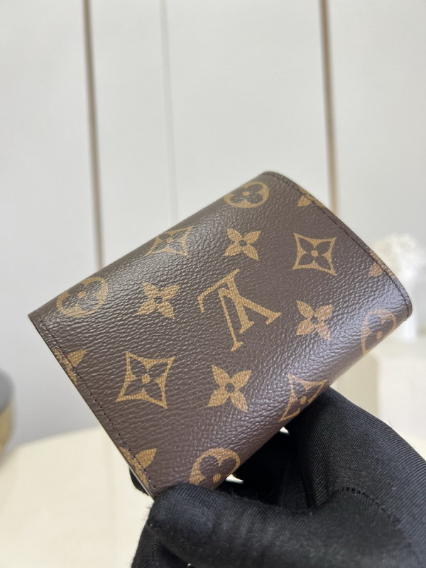 l0*is V*t0n victorine wallet