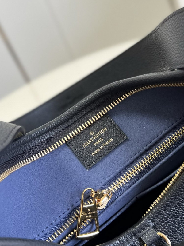 l0*is V*t0n carryall pm
