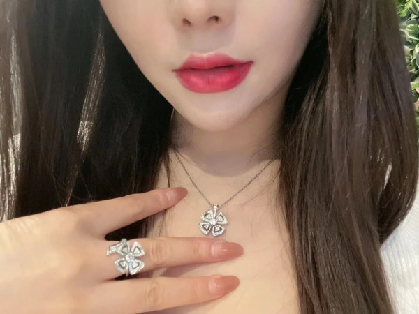 B*l*ai necklace